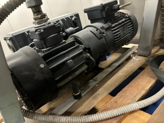 Busch RA 0040F Vacuum Pump Pic 05